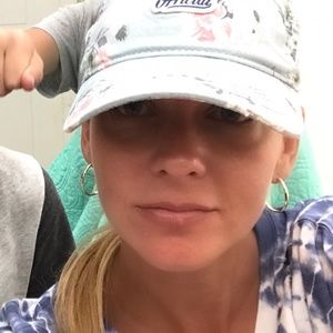 Meet your Posher, Laurie